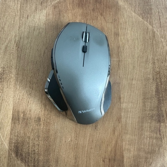 Verbatim Wireless Mouse Model: 98622 8-Button Deluxe Blue LED- No Battery Cover. - Picture 1 of 11